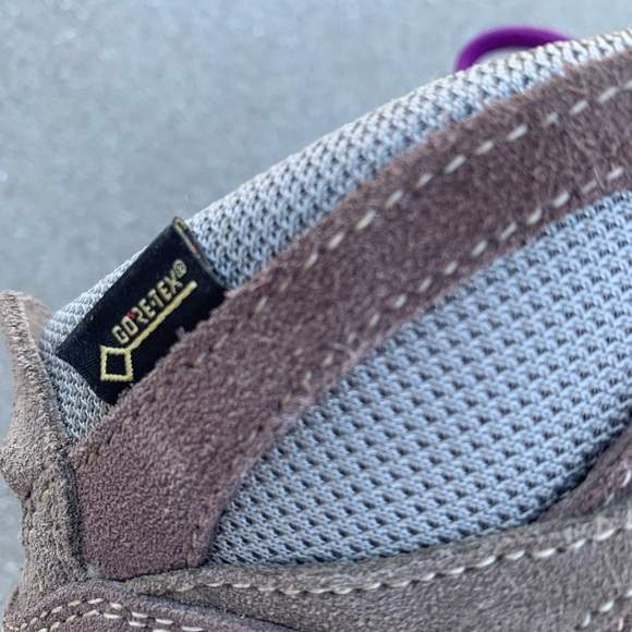 LL Bean women’s Gore-Tex hiking boots, size 8. - Picture 2 of 10